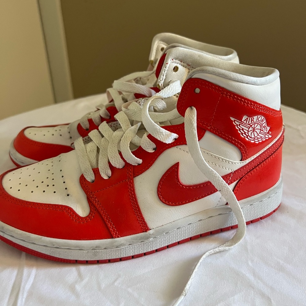 Nike- Dunk High championship Red